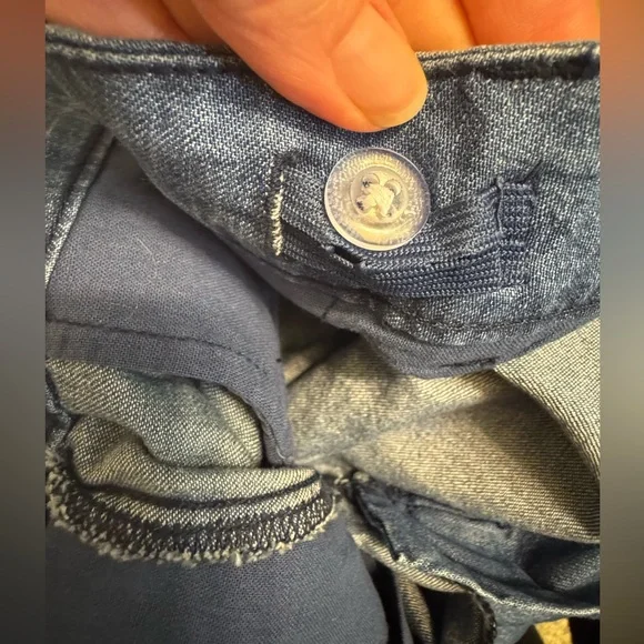 Old Navy Wide Leg Adjustable Waist Jeans - Picture 8 of 9